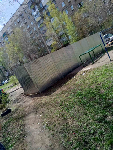 ул. Б.Ручьева, д.7 - произведен ремонт ограждения контейнерной площадки
