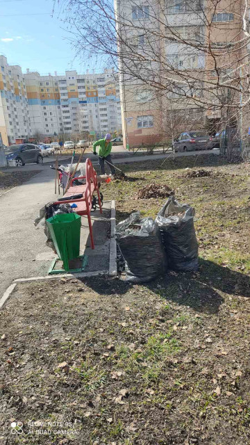 Начаты работы по проведению ежегодных весенних субботников на территориях микрорайонов