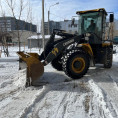 Приступили к уборке снега в 138 микрорайоне