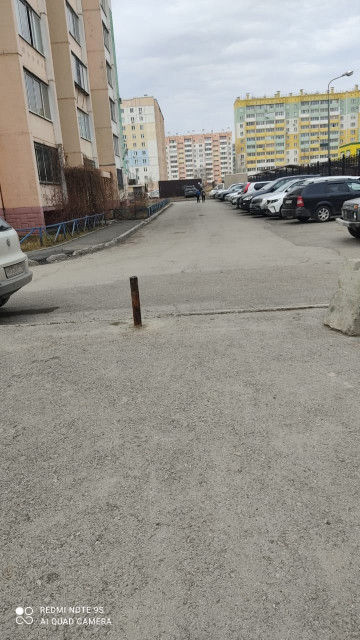 Тротуар – не место для парковки и проезда автотранспорта