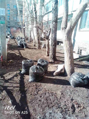 Во всех микрорайонах полным ходом ведутся весенние субботники