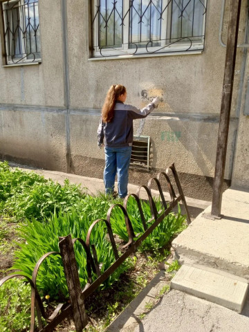 Продолжаем бороться с надписями на стенах многоквартирных домов