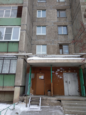 22.01.2019г. ООО УК "Мой дом" приступила к установке пластиковых окон в подъездах по адресу: Сиреневый проезд, д. 7.