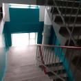 Полным ходом идет ремонт в подъездах по адресам: ул. Тевосяна, д. 17 и 19.