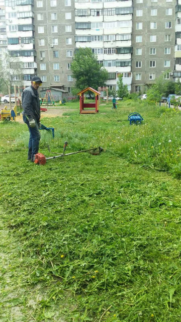 Покос травы и сорной растительности на территории жилфонда ООО УК "Мой дом"🌿🌱🍃