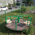Отремонтировали сиденья карусели