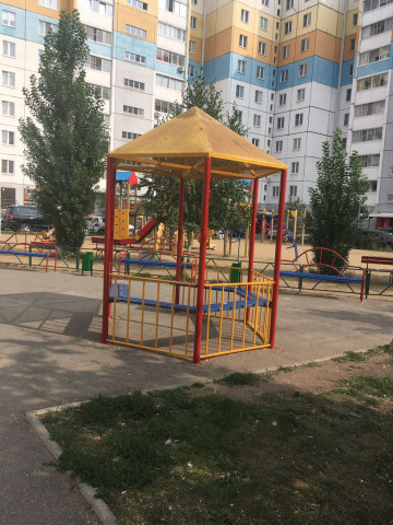 Пр. К. Маркса, д.222 - окраска малых форм и оборудования детских площадок