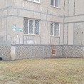 Приступили к весенней уборке придомовой территории в 143а микрорайоне