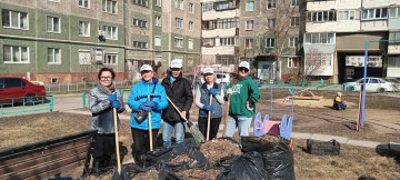 В 144 микрорайоне стартовали весенние субботники по инициативе жителей МКД и КТОСа