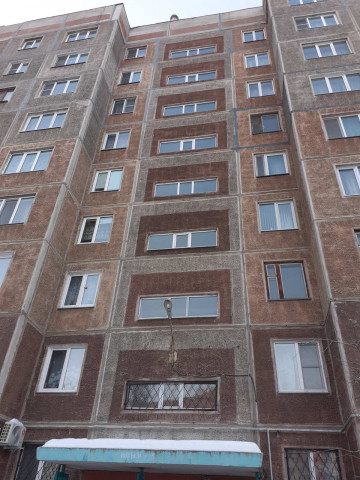 Произведена замена окон в подъездах дома по адресу ул. Зеленый лог, д.56