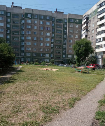 Продолжается покос травы в 144 и 145 микрорайонах