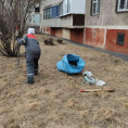 Приступили к весенней уборке в 138 микрорайоне