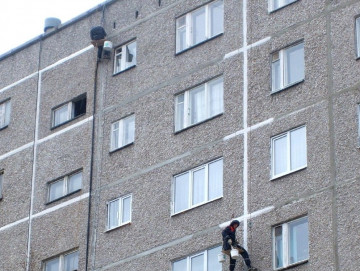 Закончен ремонт межпанельных швов в домах 136 и  143 микрорайонов