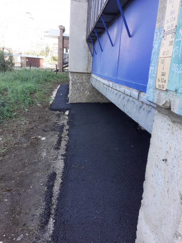 Закончен ремонт отмостки и подходов в доме по ул. Тевосяна, 19
