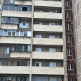 Установили новые двери на переходных балконах в доме № 10/1 по улице Коробова